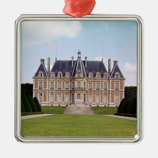 View of the Chateau Metal Ornament (Front)