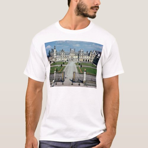 View of the exterior T_Shirt