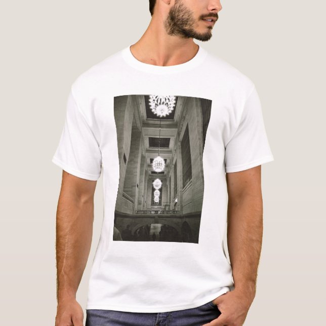 View of the lamps (b/w photo) T-Shirt (Front)