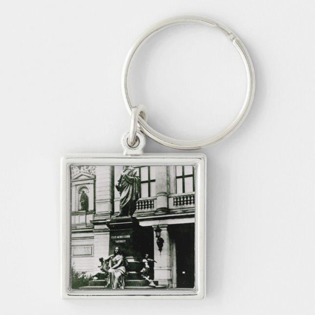 View of the Mendelssohn statue Keychain (Front)
