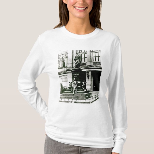 View of the Mendelssohn statue T-Shirt (Front)