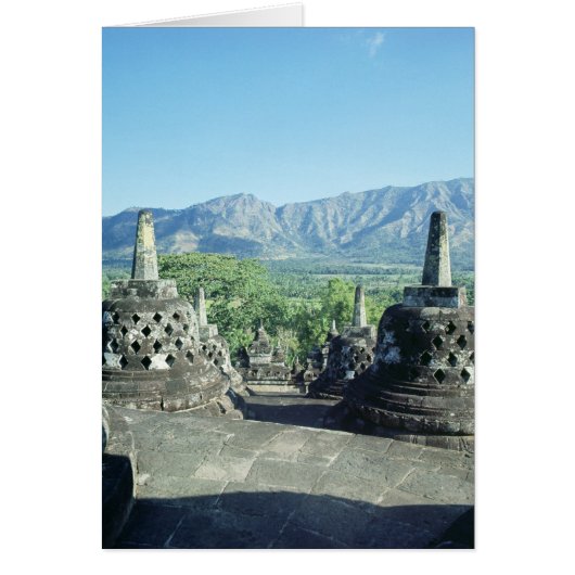 View of the three circular terraces cards (Front)