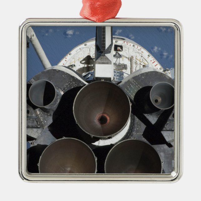 View of the three main engines metal ornament (Front)