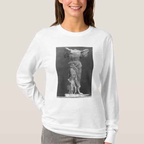 View of the Victory Samothrace in Louvre museum T_Shirt