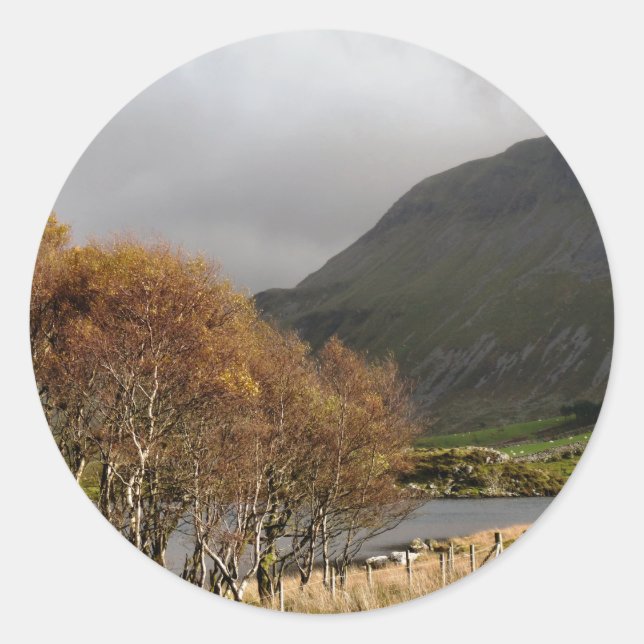 VIEWS OF WALES CLASSIC ROUND STICKER (Front)