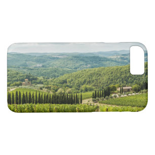 Vineyards landscapes in the morning in Chianti. iPhone 8/7 Case