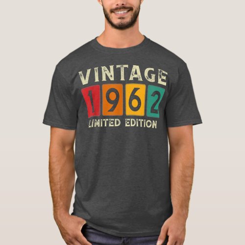 Vintage 1962 60th Birthday 60 Years Old Gift Men T_Shirt