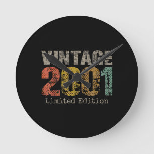 Vintage 2001 Text 25th Birthday Gift Men Women 25 Round Clock