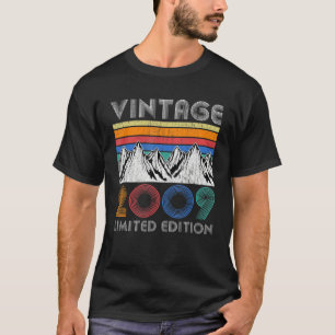 Vintage 2009 13th Birthday 13 Years Old Men Women T-Shirt
