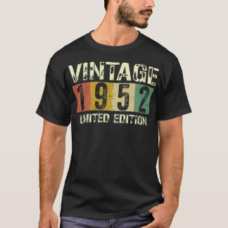 Vintage 70 Birthday Decorations Men 70th BDay 1952 T-Shirt