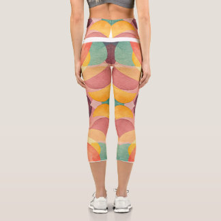 Vintage Abstract Pattern Capri Leggings