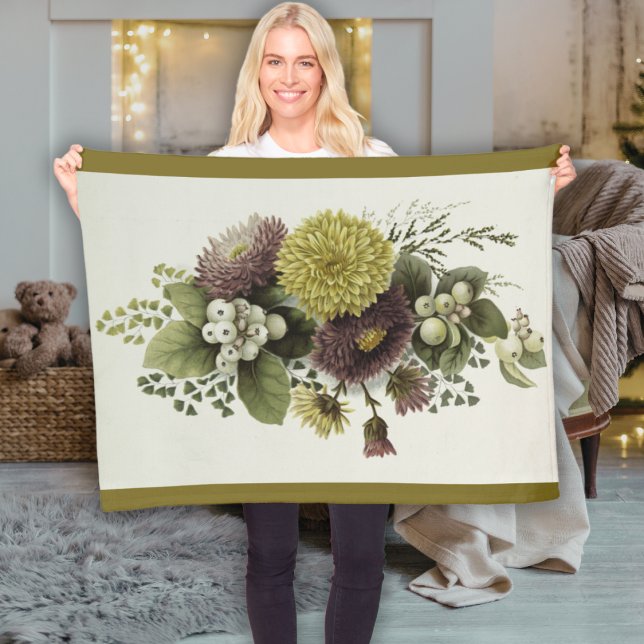 Vintage Autumn Mums with Berries Fleece Blanket (Vintage Autumn Mums with Berries Fleece Blanket)