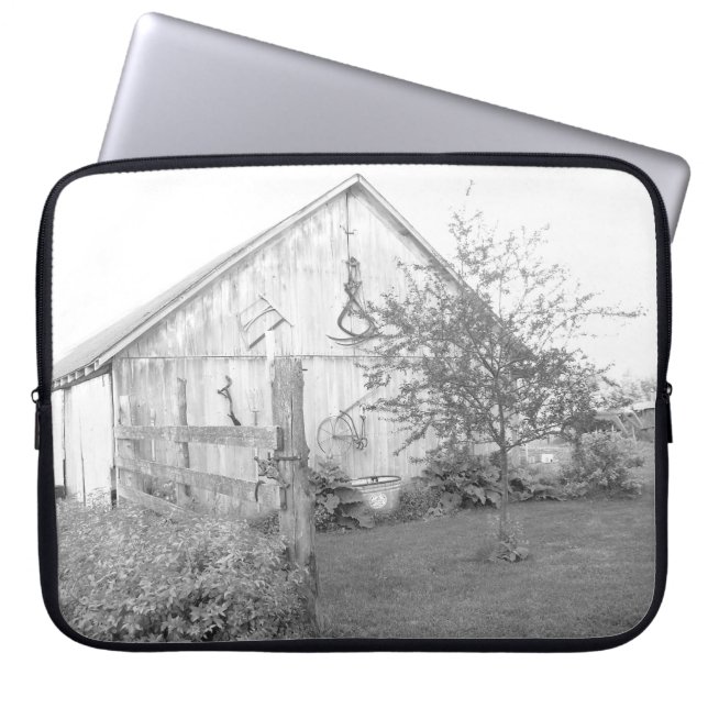Vintage Barn Laptop Sleeve (Front)