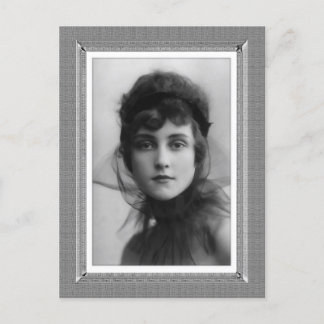 Vintage Beauty - The Look - in black & white Postcard