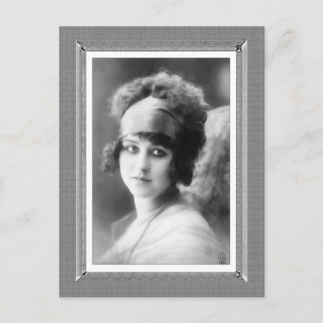 Vintage Beauty - Waiting - in black & white Postcard (Front)