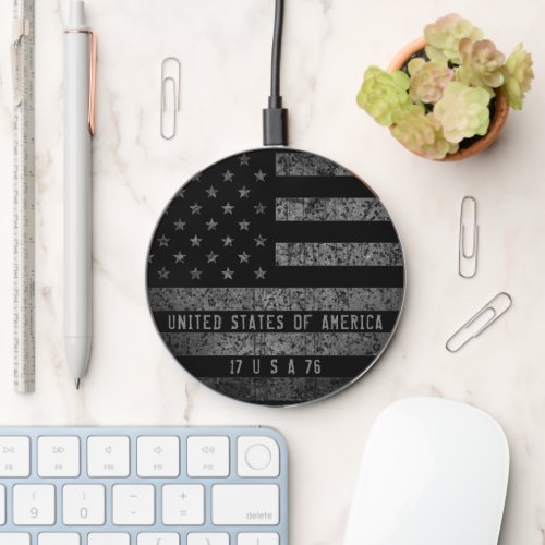 Vintage Black Grunge American Flag Distressed Text Wireless Charger