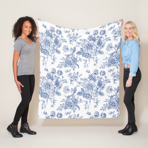 Vintage Blue Rose Floral Pattern Fleece Blanket