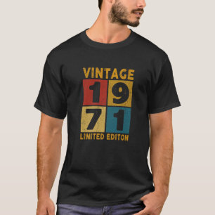 Vintage Born In 1971 51St Birthday Decorations Men T-Shirt