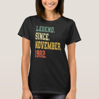 Vintage Born In November 1982 Men Women 40 Years T-Shirt
