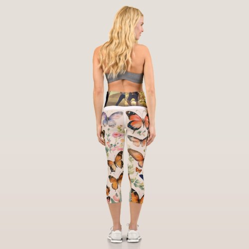 Vintage Butterfly Elegance Capri Leggings