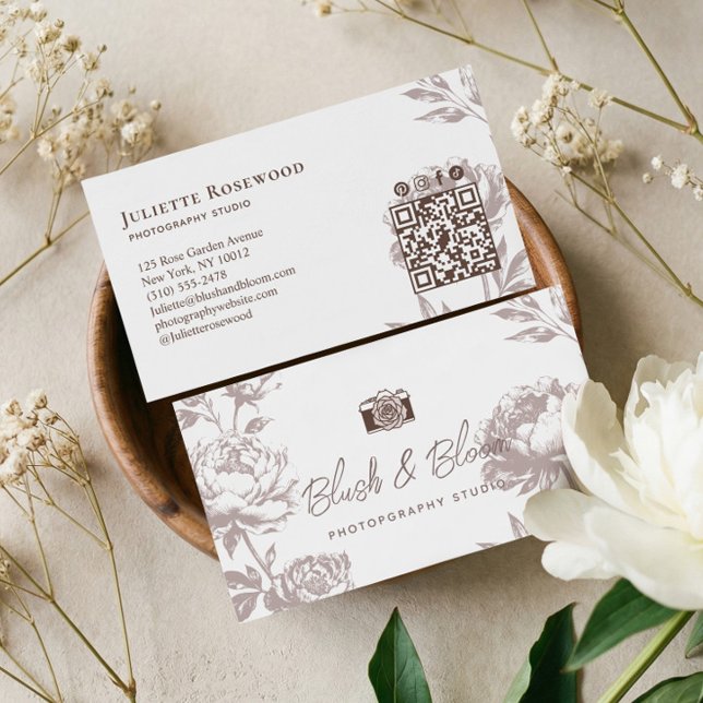 Vintage Camera Chic Hand Drawn Floral Photographer Business Card (Vintage Camera Chic Hand Drawn Floral Photographer Business Card)