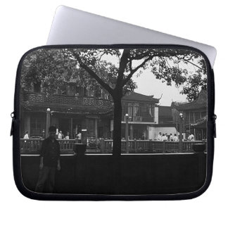 Vintage China Shanghai Yuyuan garden Dianchun hall Laptop Sleeve