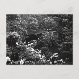 Vintage China Shanghai Yuyuan garden tourists Postcard