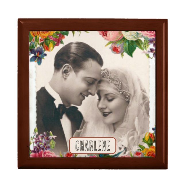 Vintage Couple in Love Wedding Roses Gift Box (Front)