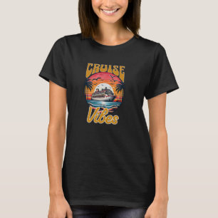 Vintage Cruise Ship Sunset - Tropical Palm Trees a T-Shirt