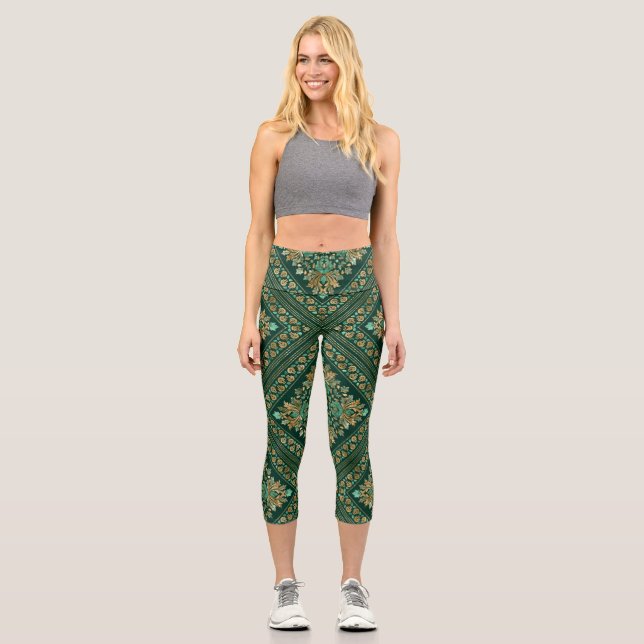 Vintage Damask Pattern - Emerald green and gold Capri Leggings (Front)
