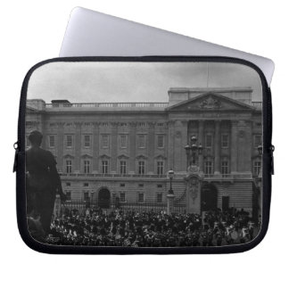 Vintage England London Old Guard Buckingham Palace Laptop Sleeve
