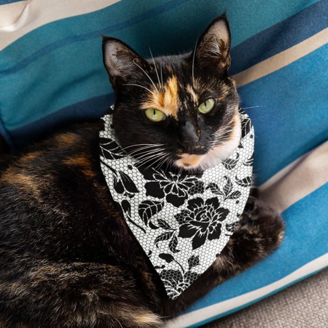 vintage floral blue pattern bandana (Creator Uploaded)