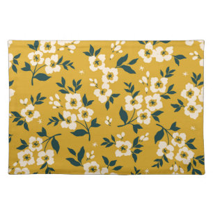 Vintage floral pattern, small white flowers. cloth placemat
