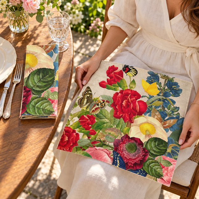 Vintage Flower Bouquet with Butterflies Napkin (Vintage Flower Bouquet with Butterflies Napkin)