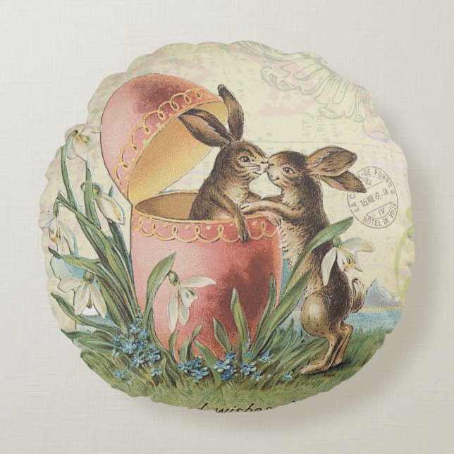 Vintage French Easter bunnies Round Pillow (Front)