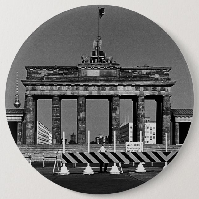 Vintage Germany Berlin Brandenburg Gate 1970 Button (Front)