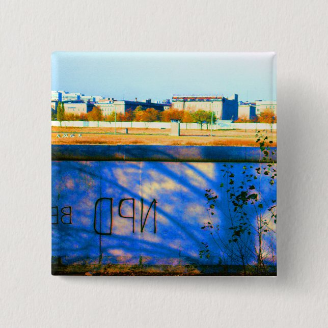 Vintage Germany Berlin wall Button (Front)