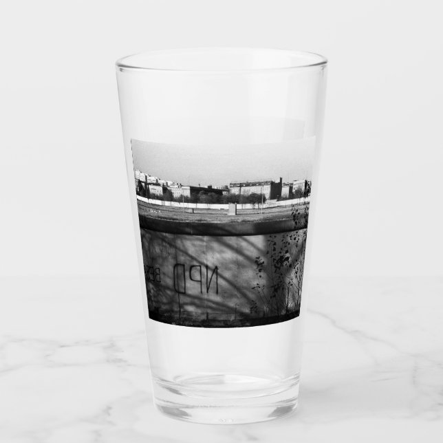 Vintage Germany Berlin wall Glass (Front)
