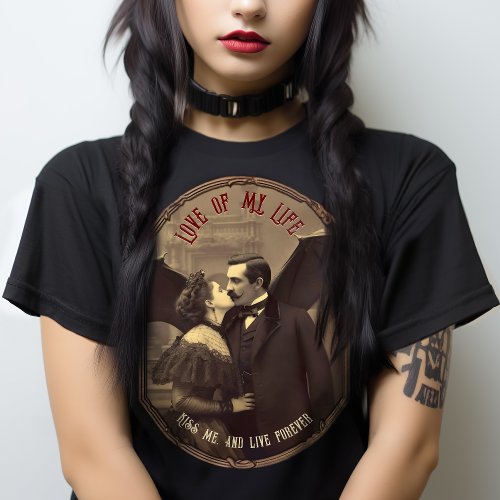 Vintage Gothic Lovers Vampire Dracula Kiss T_Shirt