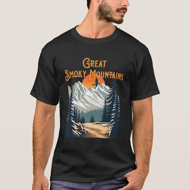 Vintage Great Smoky Mountains Souvenir Hiking T-Shirt (Front)