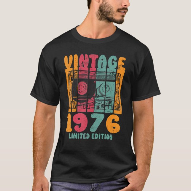 Vintage Greatest Hits 1976 Retro Birthday T-Shirt (Front)