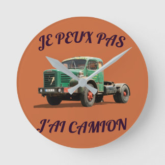 Vintage Green Truck – Retro Truck Illustration Round Clock