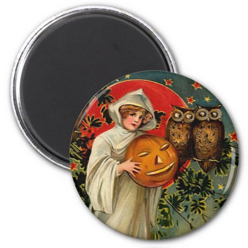 Vintage Halloween Round Magnet