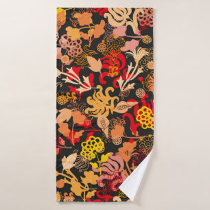 Vintage hand drawn seamless floral pattern bath towel