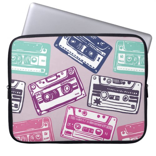 vintage hand_drawn seamless pattern with old audio laptop sleeve