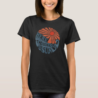 Vintage Here Comes The Sun Cute Retro 70's Beach V T-Shirt