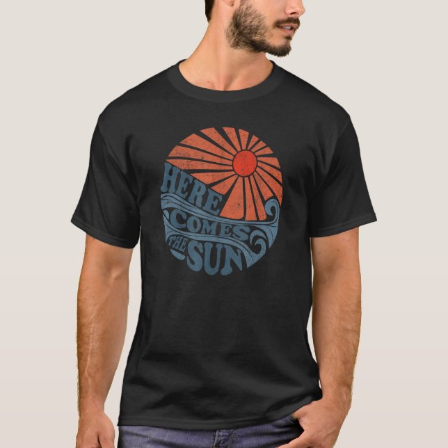 Vintage Here Comes The Sun Cute Retro 70's Beach V T-Shirt (Front)