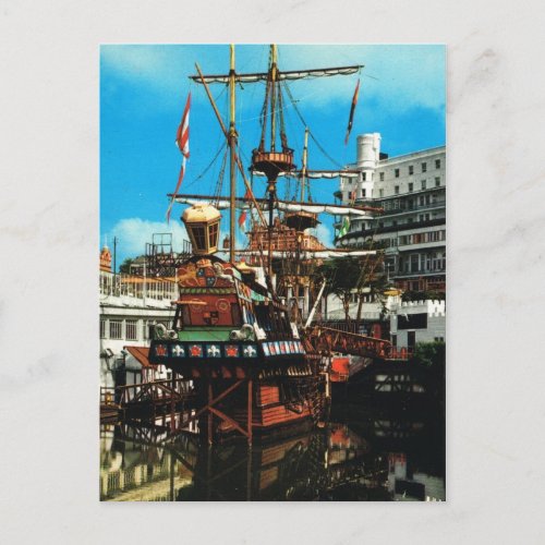 Vintage historic ships Golden Hinde Southend UK Postcard