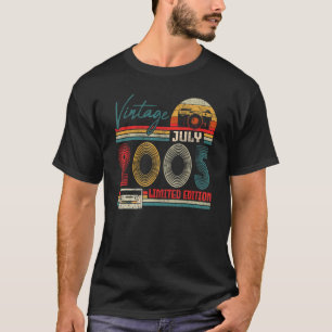 Vintage July 2005 17th Birthday Apparel 17 Years O T-Shirt