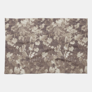 VINTAGE LEAVES TOWEL
